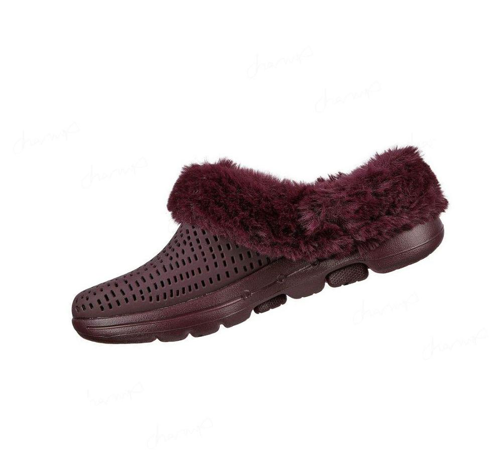 Pantuflas Skechers Foamies: GO WALK 5 - Cozy Embrace Mujer Burdeos | 6A530_AR