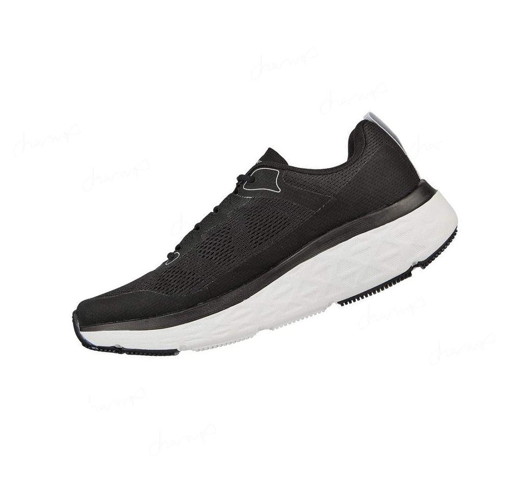 Zapatillas Running Skechers Max Cushioning Delta Hombre Negras Blancas | 6125B_AR